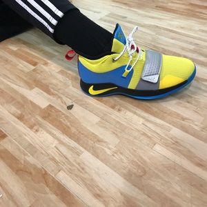 Nike, Volume 1 Paul George Basketball Shoes!! 💙💛